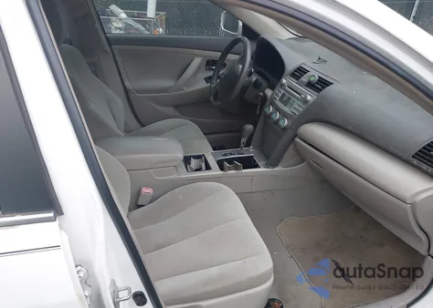 2009 Toyota Camry Le z USA, uszkodzony, nr VIN 4T1BE46K99U811517